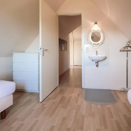 Ferienhaus Charming With Terrace Near Forest