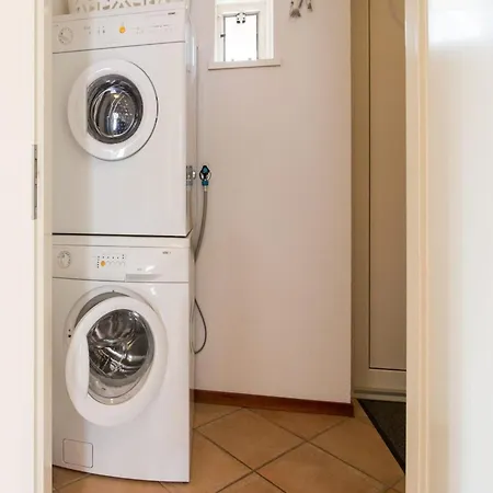 Charming With Terrace Near Forest Ferienhaus