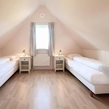 Ferienhaus Charming With Terrace Near Forest