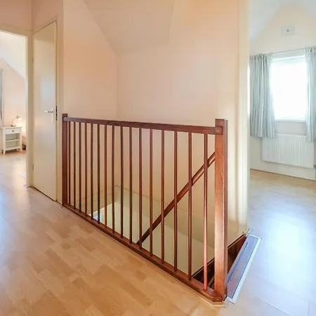 Charming With Terrace Near Forest Vakantiehuis *